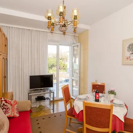 Appartement Red Orange - Two-bedroom With Terrace *