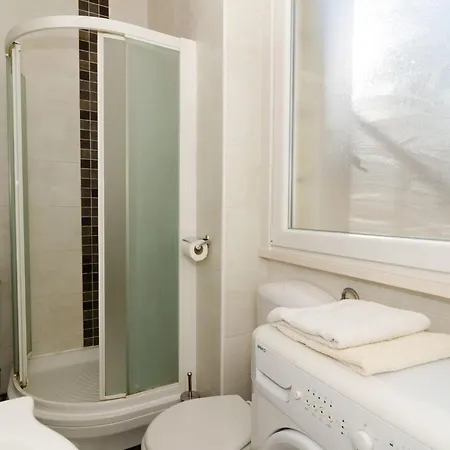 Red Orange - Two-bedroom With Terrace Apartamento