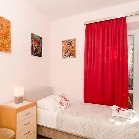 Red Orange - Two-bedroom With Terrace Apartmán *