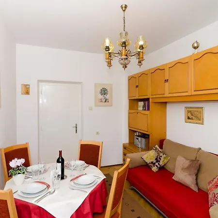 Red Orange - Two-bedroom With Terrace Apartmán *
